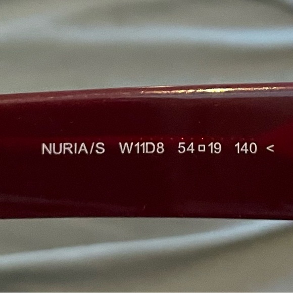 Jimmy Choo sunglasses in very good condition. Pinkish purple frames . - Picture 4 of 6